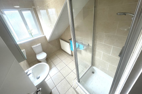 Shower Room at 373A Ecclesall Road